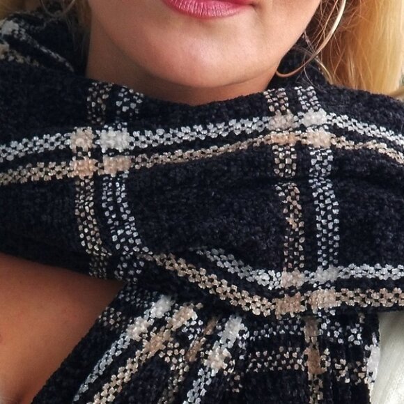 So soft Plaid Print Oblong Scarf - Picture 4 of 5